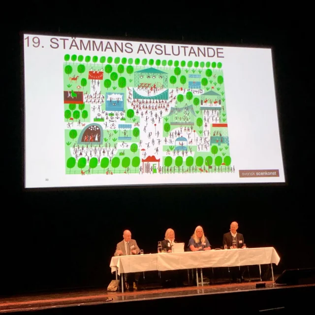 Dag 1: @svenskscenkonst årsstämma och branschdagar på GöteborgsOperan. NMD representeras av ordf Kent Ögren vice ordf Anette Lövgren och @sus_jon koordinator. 

Intressant dag där bl a Erling Fredriksson @tornedalsteatern valdes in i Svensk Scenkonsts styrelse, där även Challa Gustavsson @vasterbottensteatern och Mikael Flodström @scenkonstvasternorrland återfinns. 

Emanuel Karlsten modererade dagen och samtalade bl a med SVTs vd Anne Lagercrantz om yttrandefrihet och public service roll i ett föränderligt medielandskap. 

Nu ser vi fram emot dag 2. på Göteborgs Stadsteater.